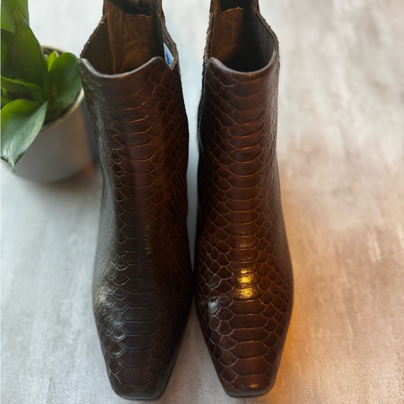 Donald Pliner Milann Studded Heel Dark Brown Slip On Leather Boots 9.5 Grunge - Picture 5 of 14